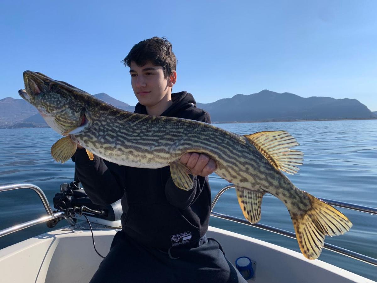 In Riva Al Lago Di Iseo Dependance Primo Piano Marone Exteriör bild